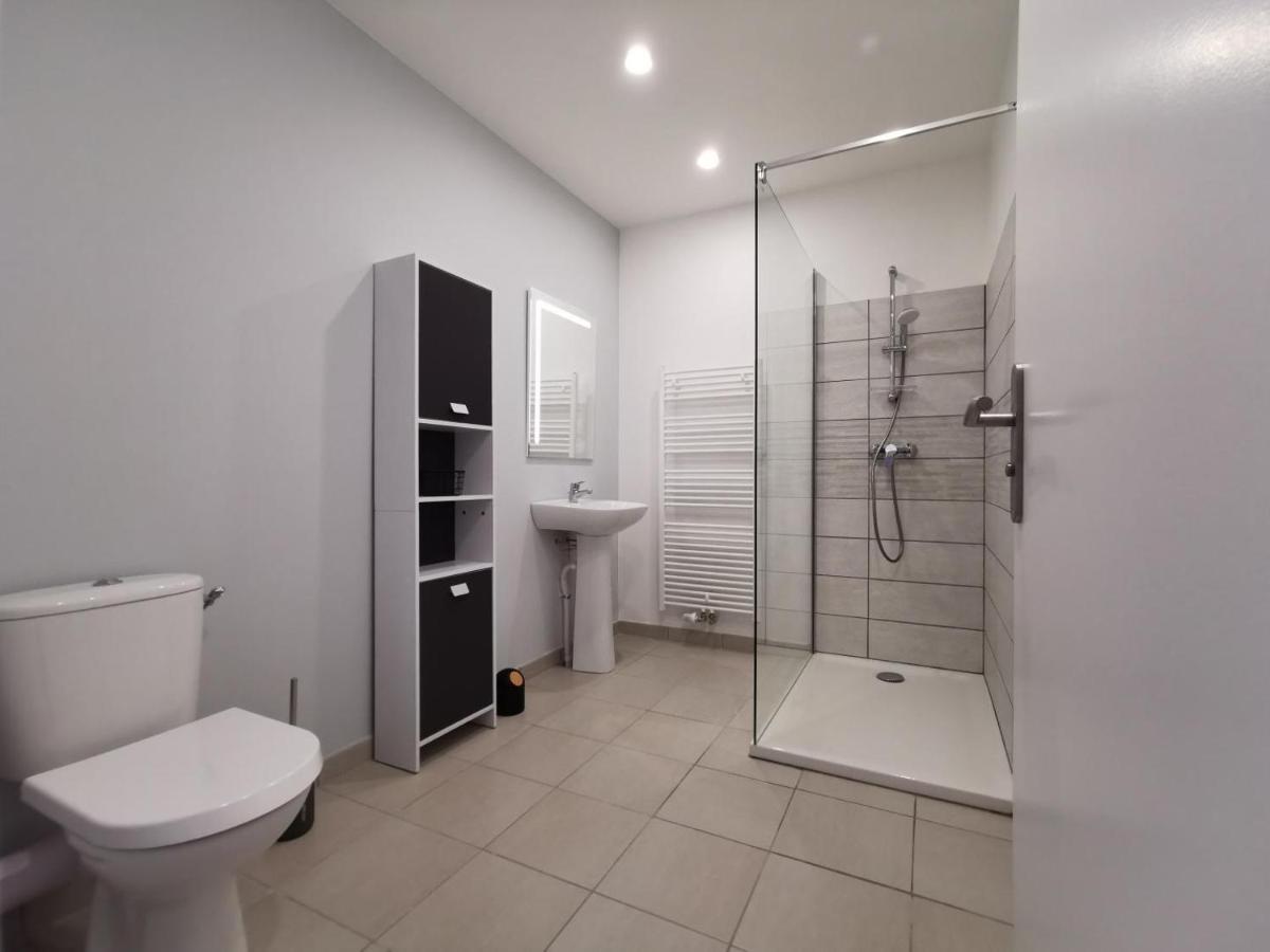 Villa 5 chambres - 3 salles de bain Etampes-sur-Marne Extérieur photo